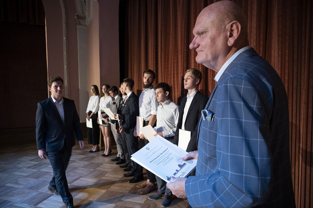 2019_08_22_nagrody_dla_absolwentow_005