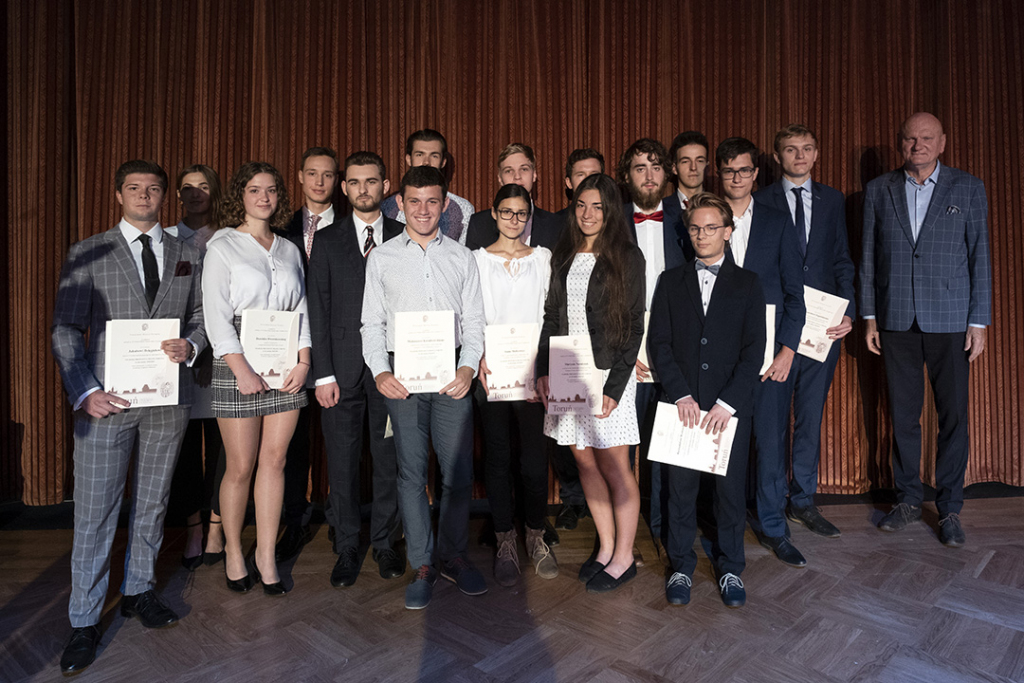 2019_08_22_nagrody_dla_absolwentow_008